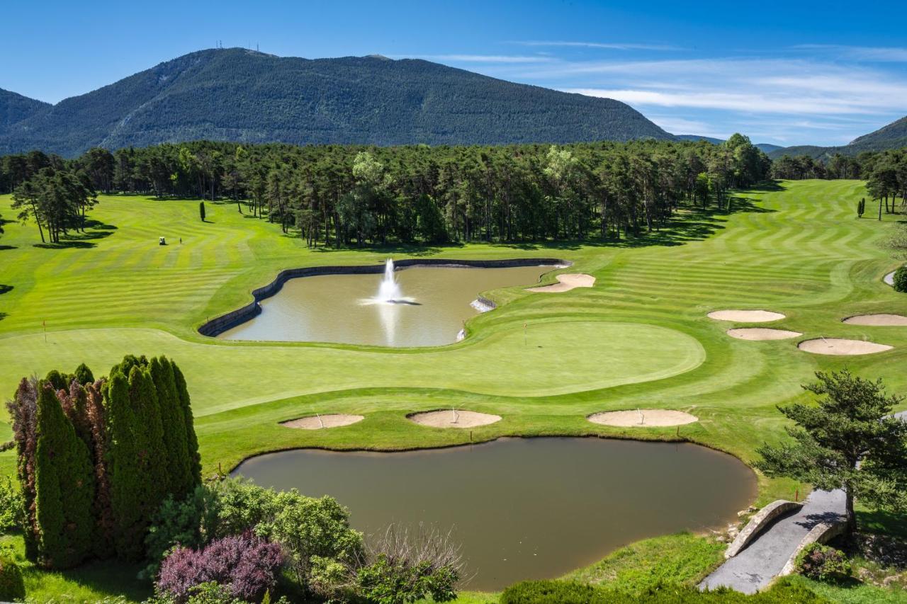 Chateau Et Golf De Taulane La Martre Екстериор снимка