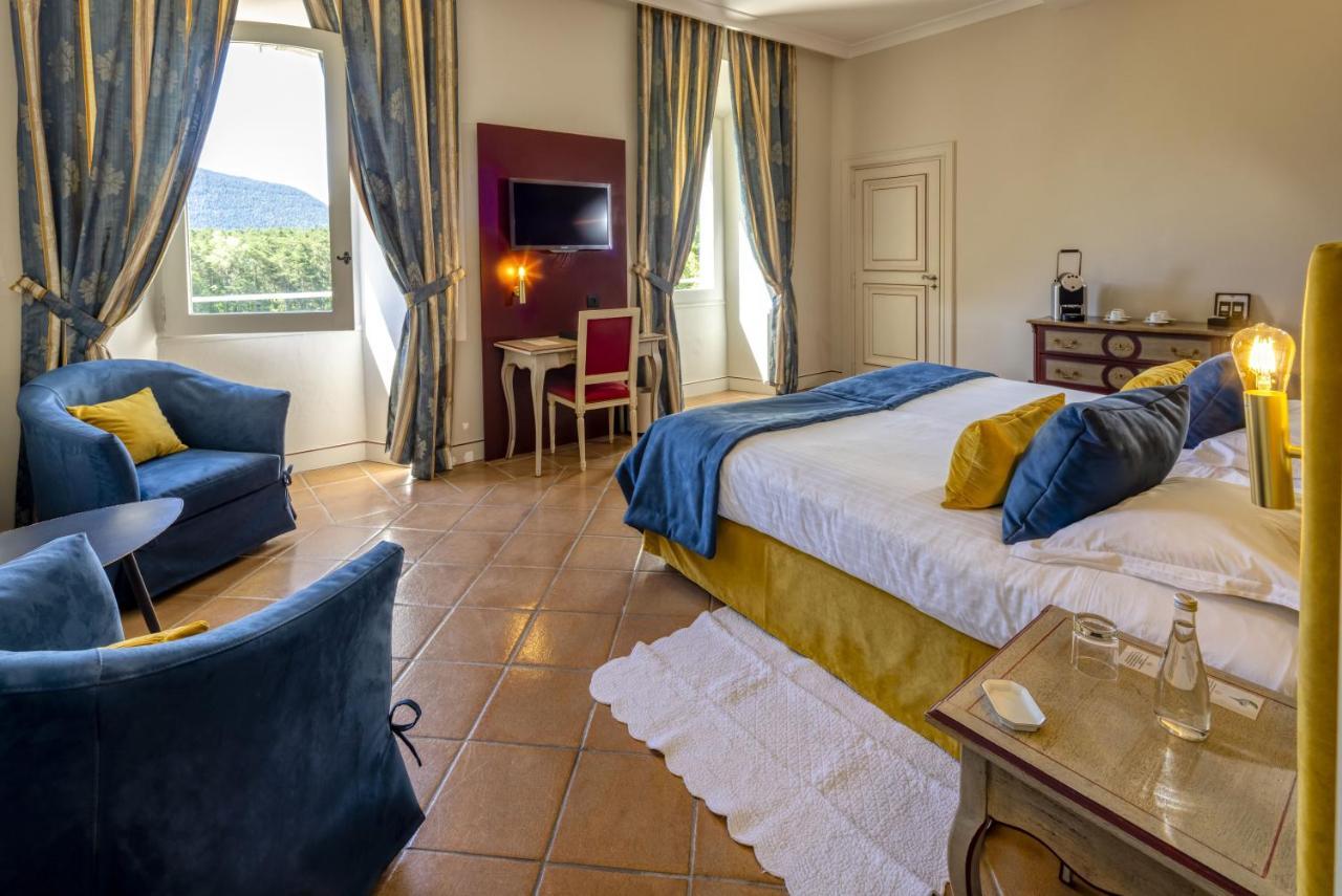 Chateau Et Golf De Taulane La Martre Екстериор снимка