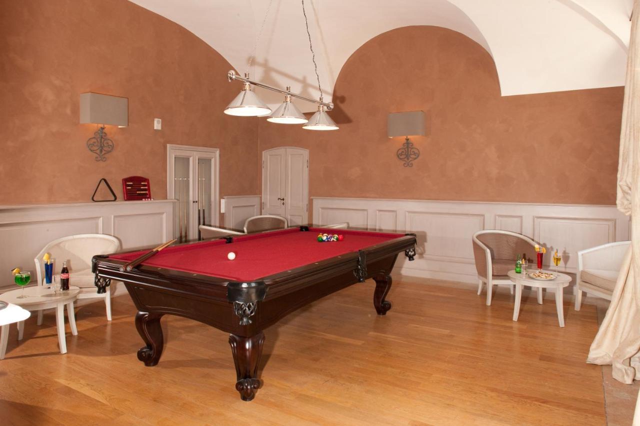 Chateau Et Golf De Taulane La Martre Екстериор снимка