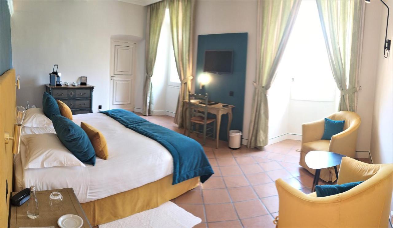 Chateau Et Golf De Taulane La Martre Екстериор снимка