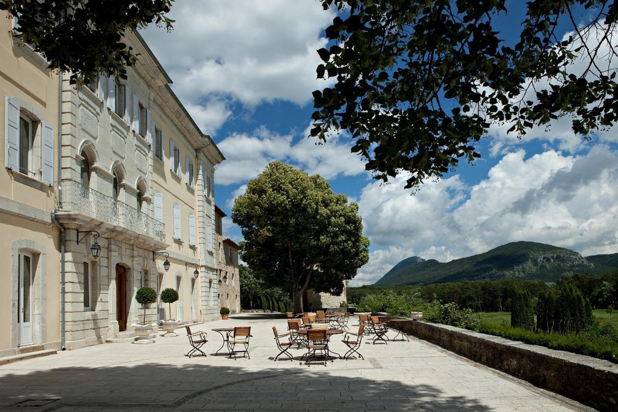 Chateau Et Golf De Taulane La Martre Екстериор снимка