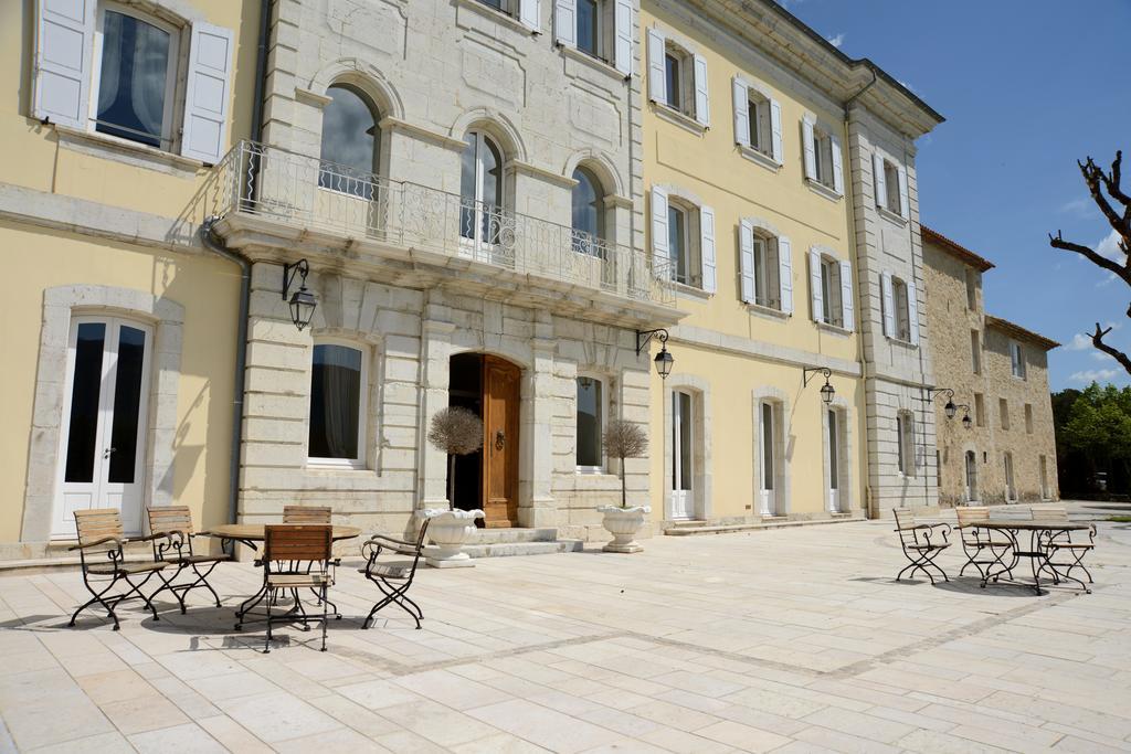 Chateau Et Golf De Taulane La Martre Екстериор снимка