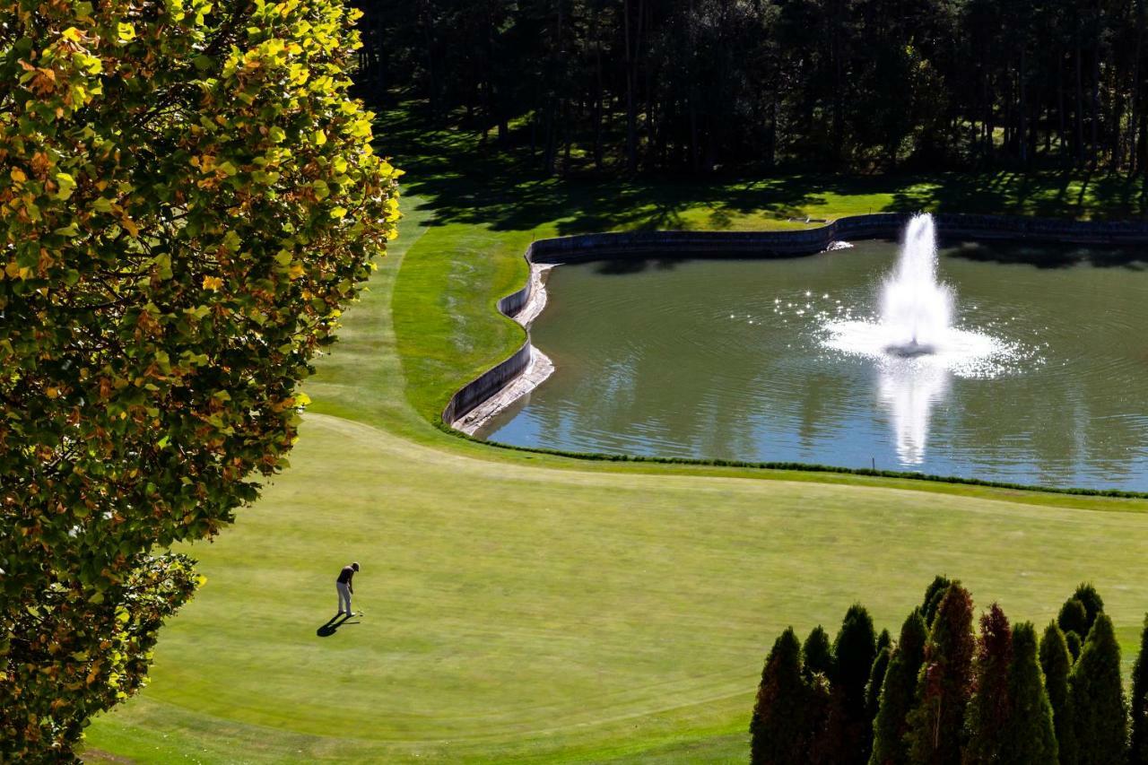 Chateau Et Golf De Taulane La Martre Екстериор снимка